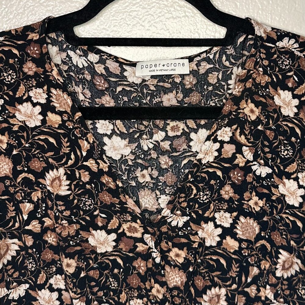 Paper Crane V Neck Fall Floral Cropped Blouse - Picture 2 of 5